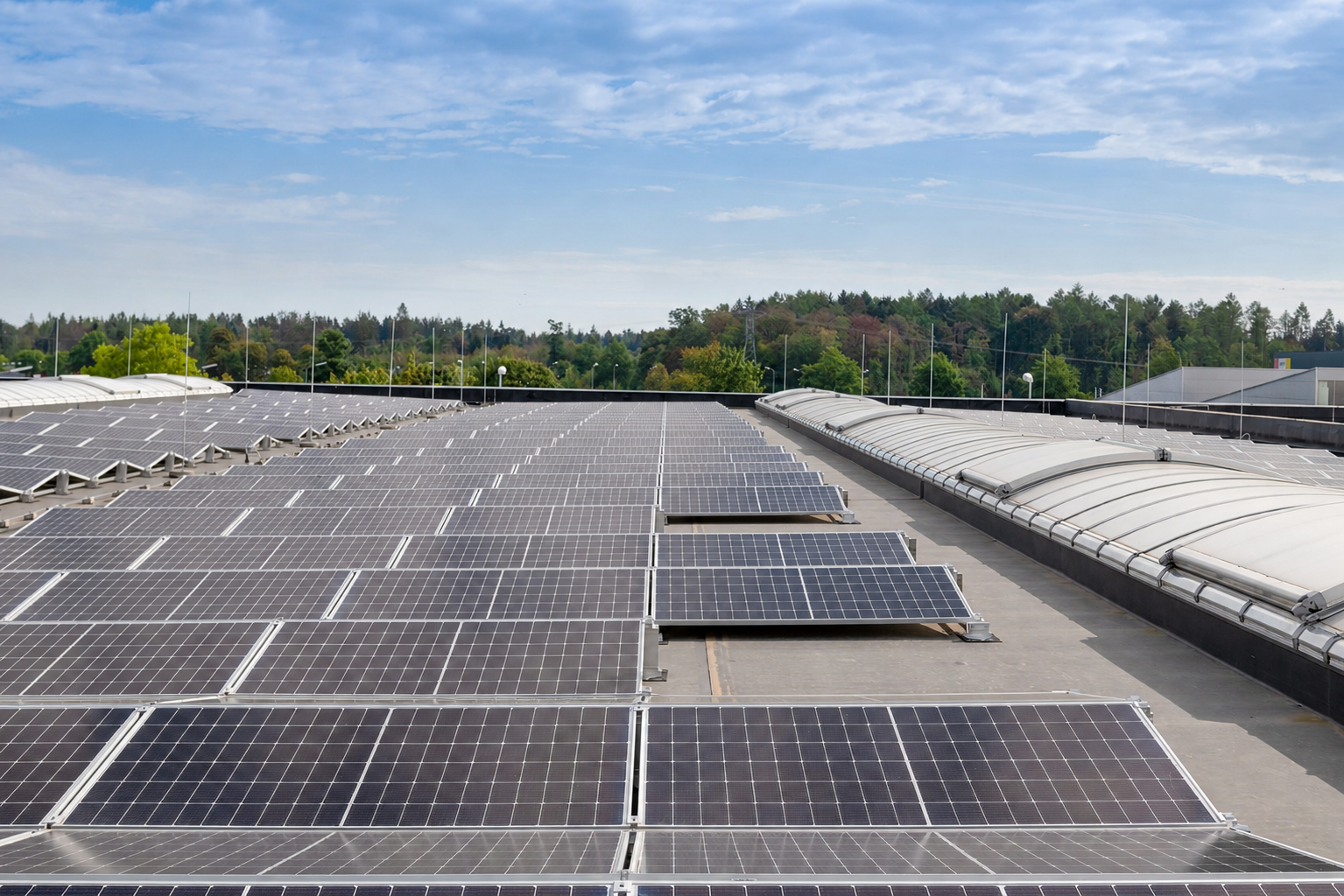 Photovoltaikanlage am Dach von doppler